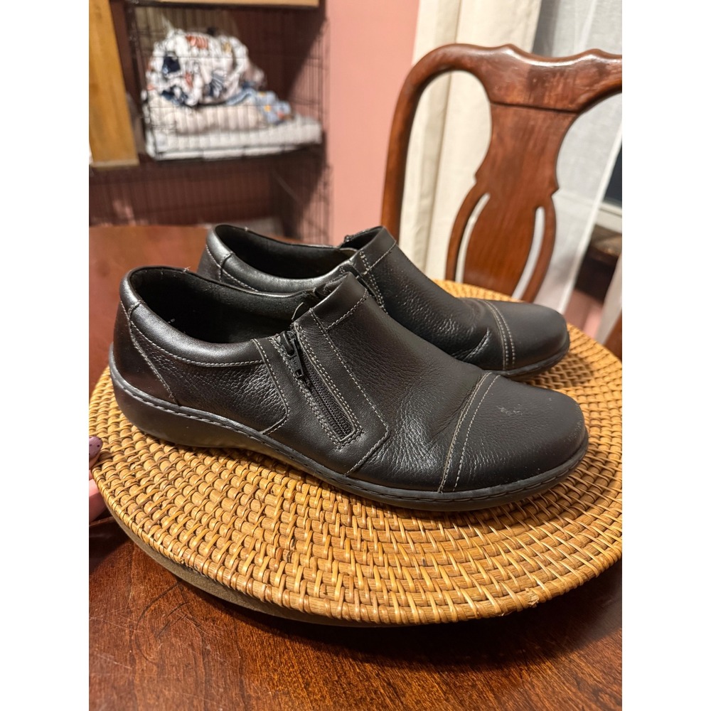 Clarks Collection Womens 10 Black Leather Side Zip Cap Toe Loafers Shoes